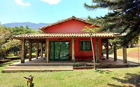Sítio da Tia Lucia Perto da Montanha